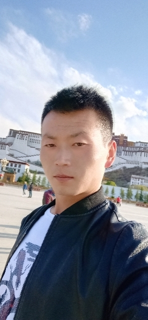 阳光下的小草的第一张照片--连江相亲网