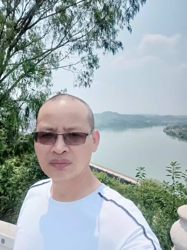 随缘随性的第一张照片--连江相亲网