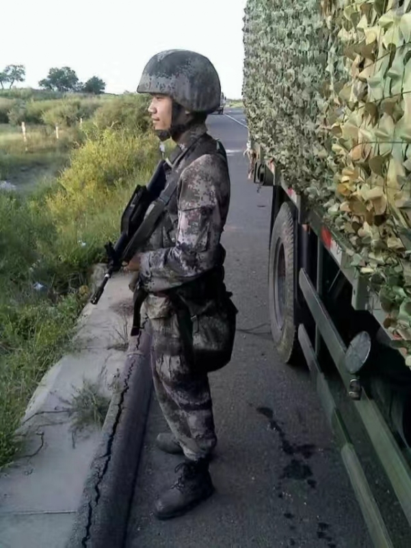 搬砖中的第一张照片--连江相亲网