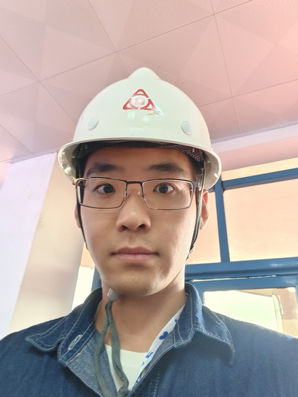 何鹏宇的第二张照片--连江相亲网