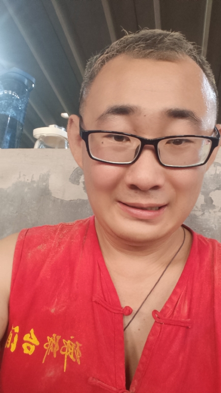 黑黑一笑的第二张照片--连江相亲网